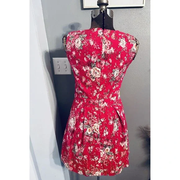 Tea n Rose Floral Print Red Square Neck Fit and Flare Dress Women's Size S - Picture 2 of 3